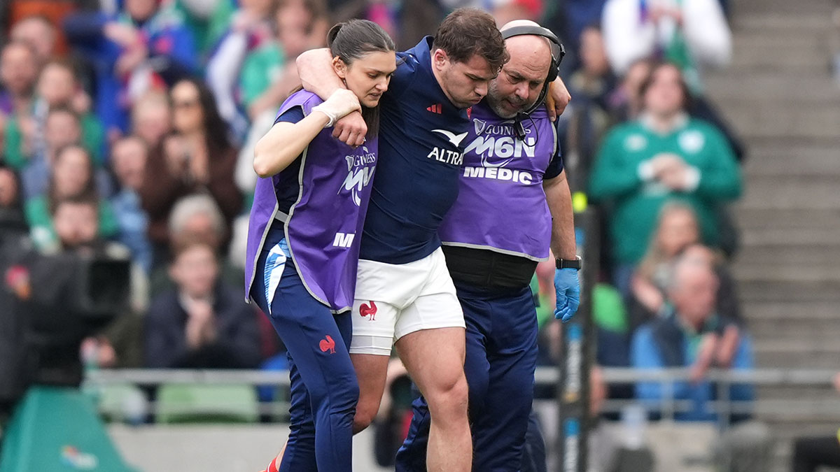 Antoine Dupont leaves the field during Ireland v France match in 2025 Six Nations