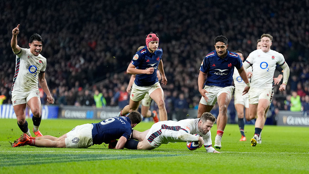 Elliot Daly scores a try for England v France in 2025 Six Nations