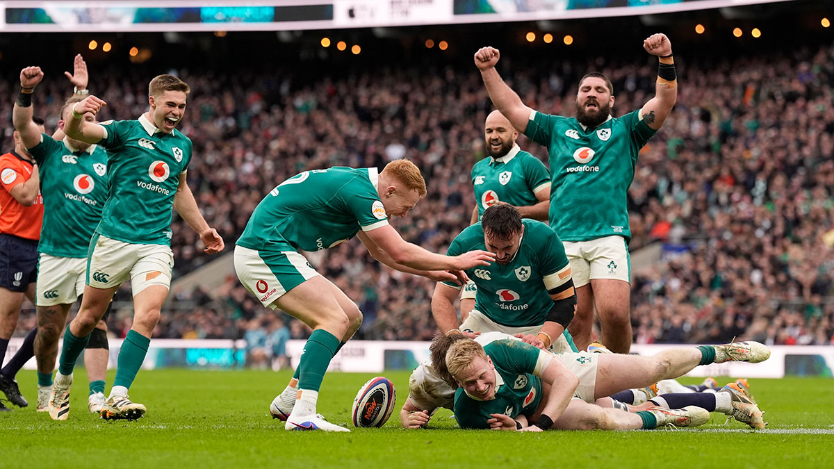 Jamie Osborne scores a try for Ireland against England during 2026 Six Nations