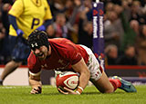 Leigh Halfpenny scoring for Wales