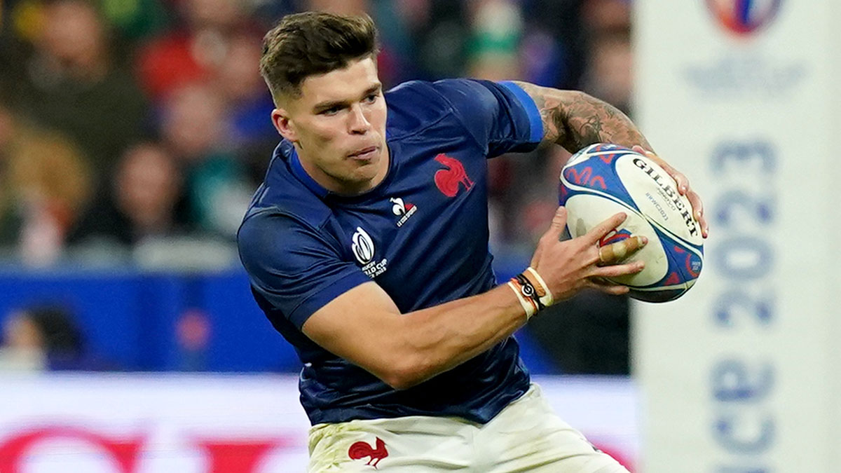 Matthieu Jalibert in action for France v South Africa during 2023 Rugby World Cup quarter finals