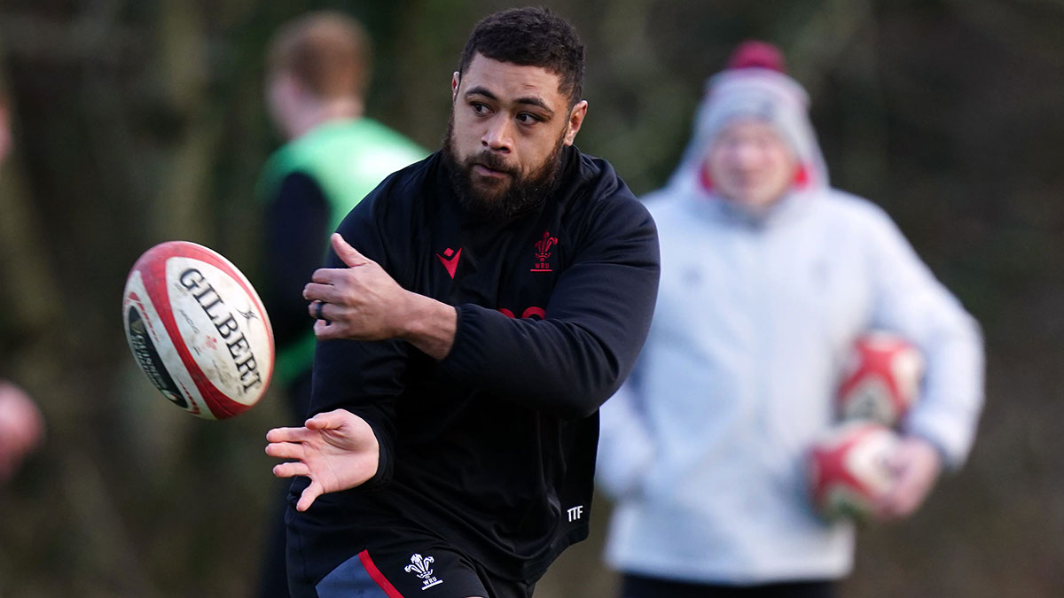 Taulupe Faletau at a Wales training session during 2023 Six Nations